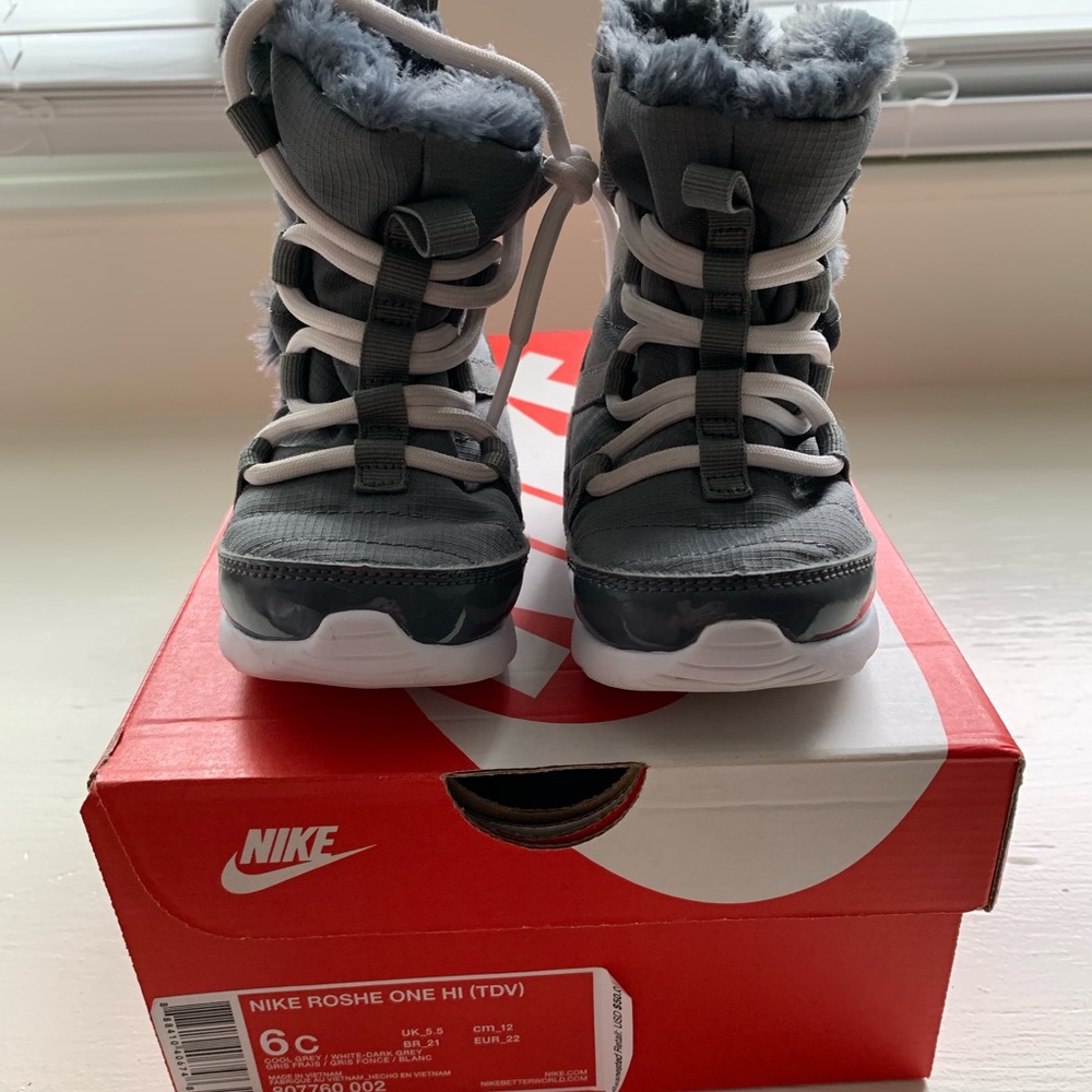 Nike Roshe One Hi